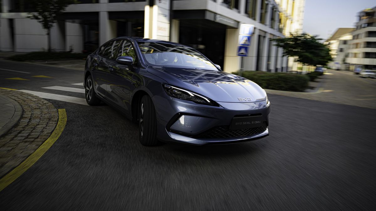 Číňané přišli na to, jak obejít vysoká cla na elektromobily. A ještě na tom vydělají